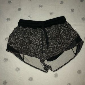 Lululemon Hotty Hot Shorts l Regular